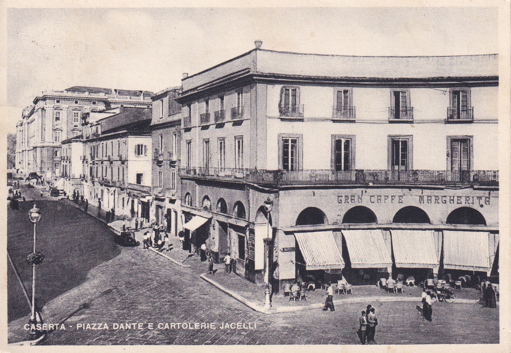 Cartolina CASERTA - Piazza Dante e cartolerie Jacelli. 1951