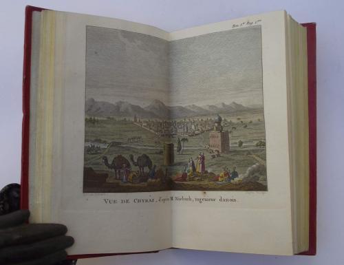 Collection portative de voyages traduits de diffentes langues Orientales et …