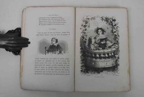 Jeux et exercises des jeunes filles.