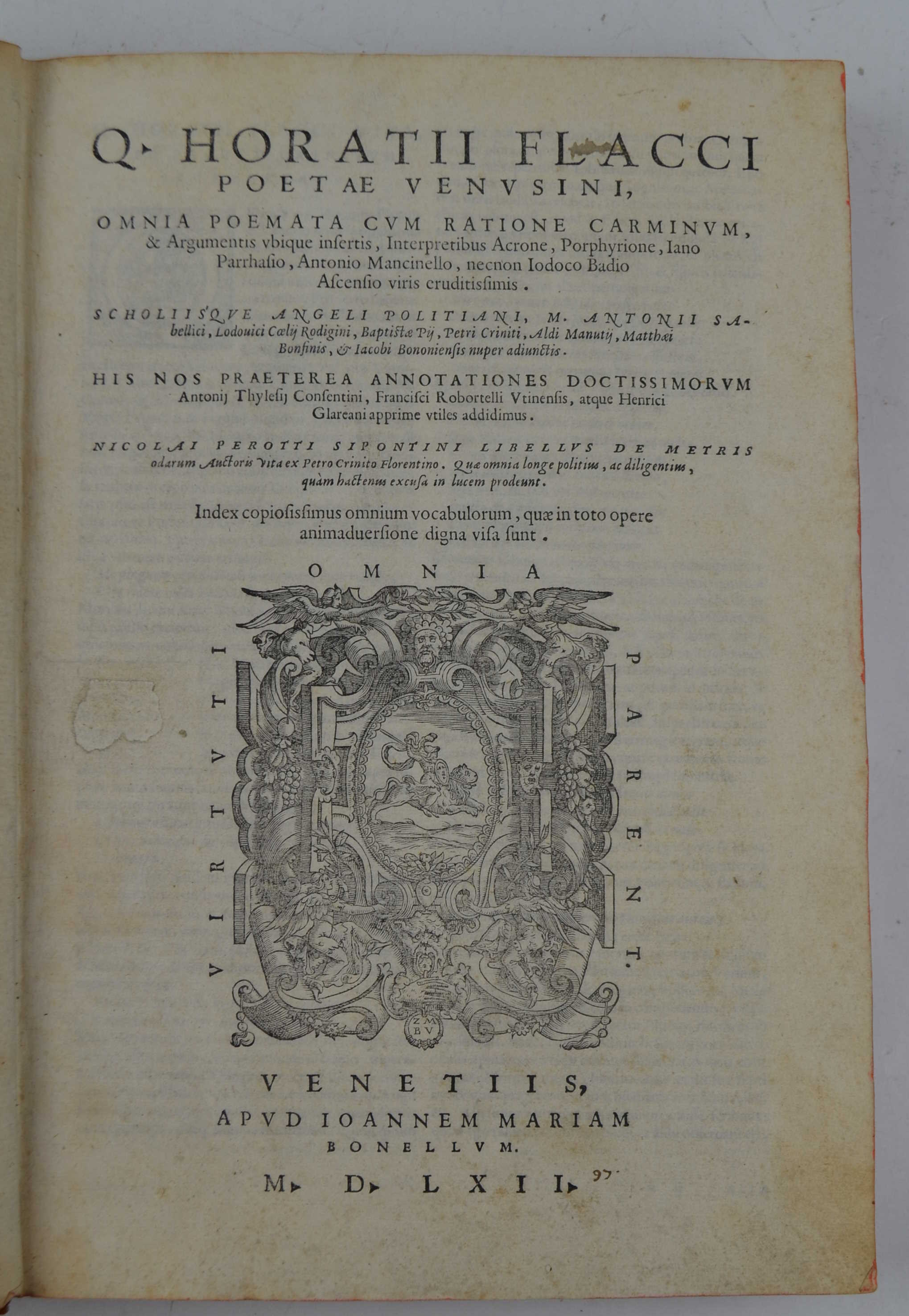 Omnia poemata cum ratione carminum, interpretibus Acrone, Porphyrione, Parrasio, Mancinello, …