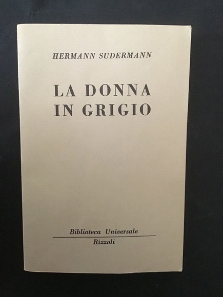 LA DONNA IN GRIGIO