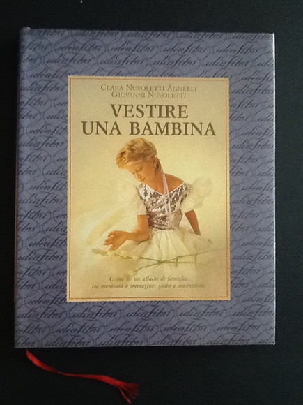 VESTIRE UNA BAMBINA