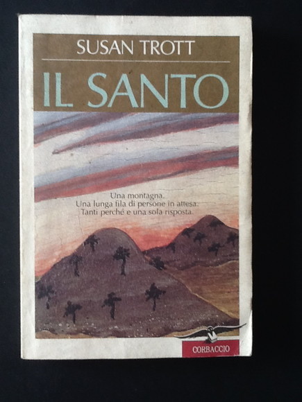 IL SANTO UNA MONTAGNA. UNA LUNGA FILA DI PERSONE IN …