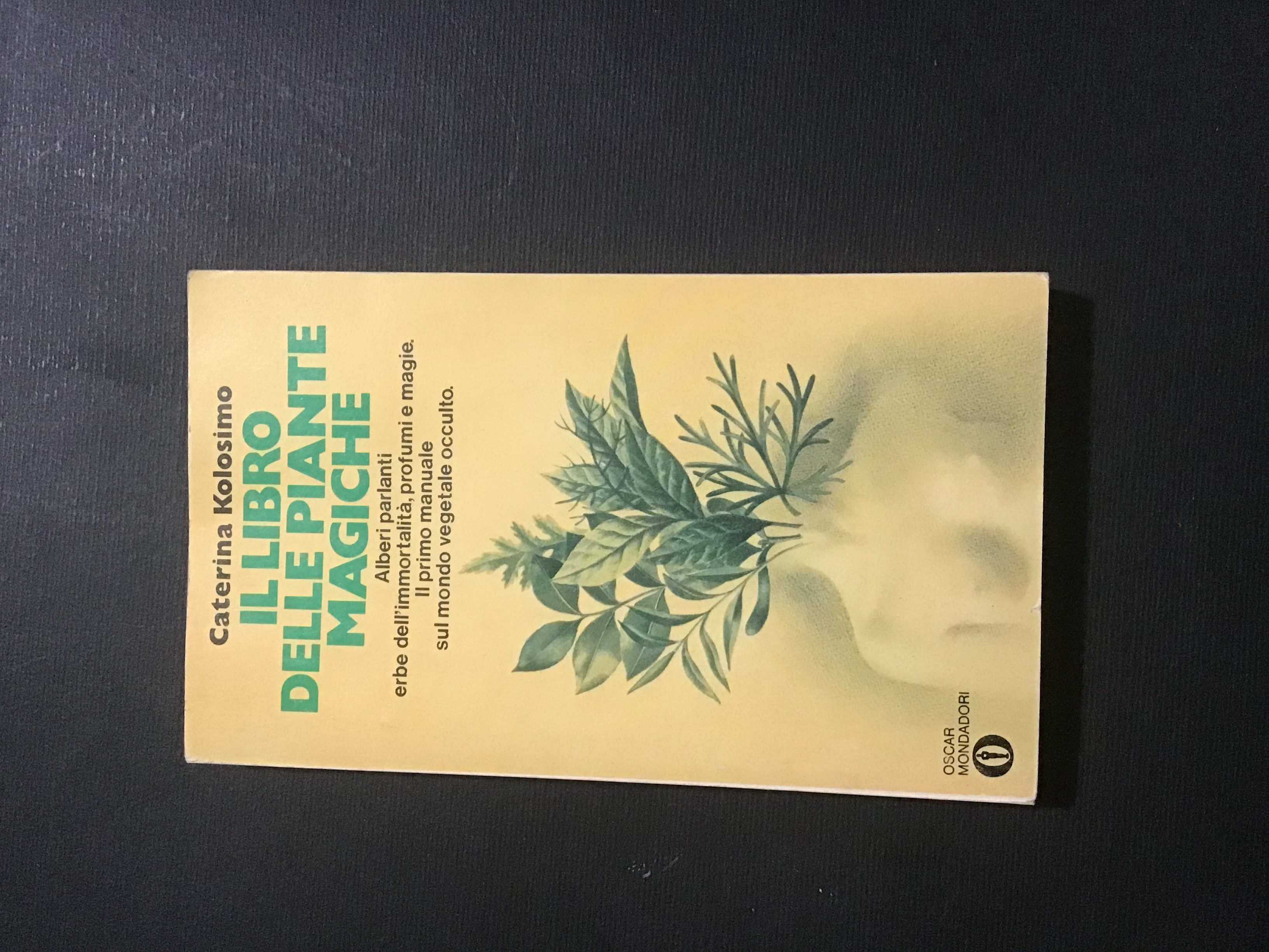 IL LIBRO DELLE PIANTE MAGICHE