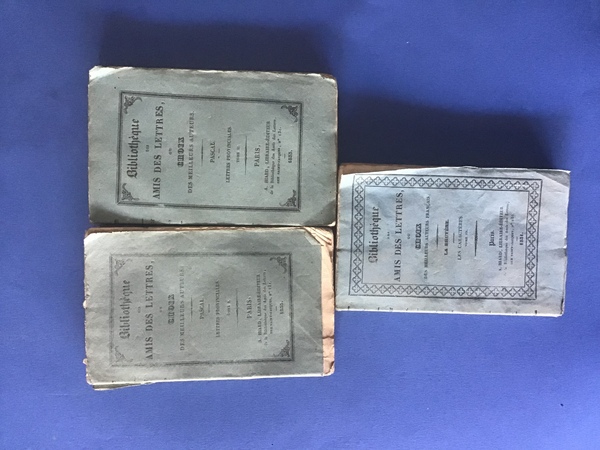 LES CARACTERES DE LA BRUYERE, SUIVIS DES CARACTERES DE THEOPHRASTE …