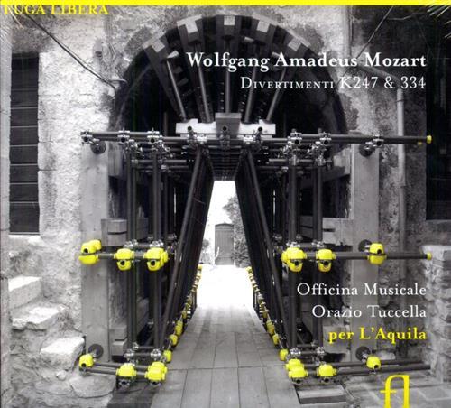 Divertimenti K247 & 334. Per due Corni e Archi. Officina …