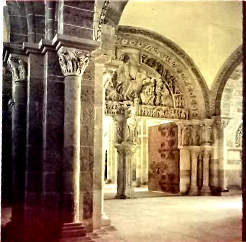 Le monde de Vézelay.