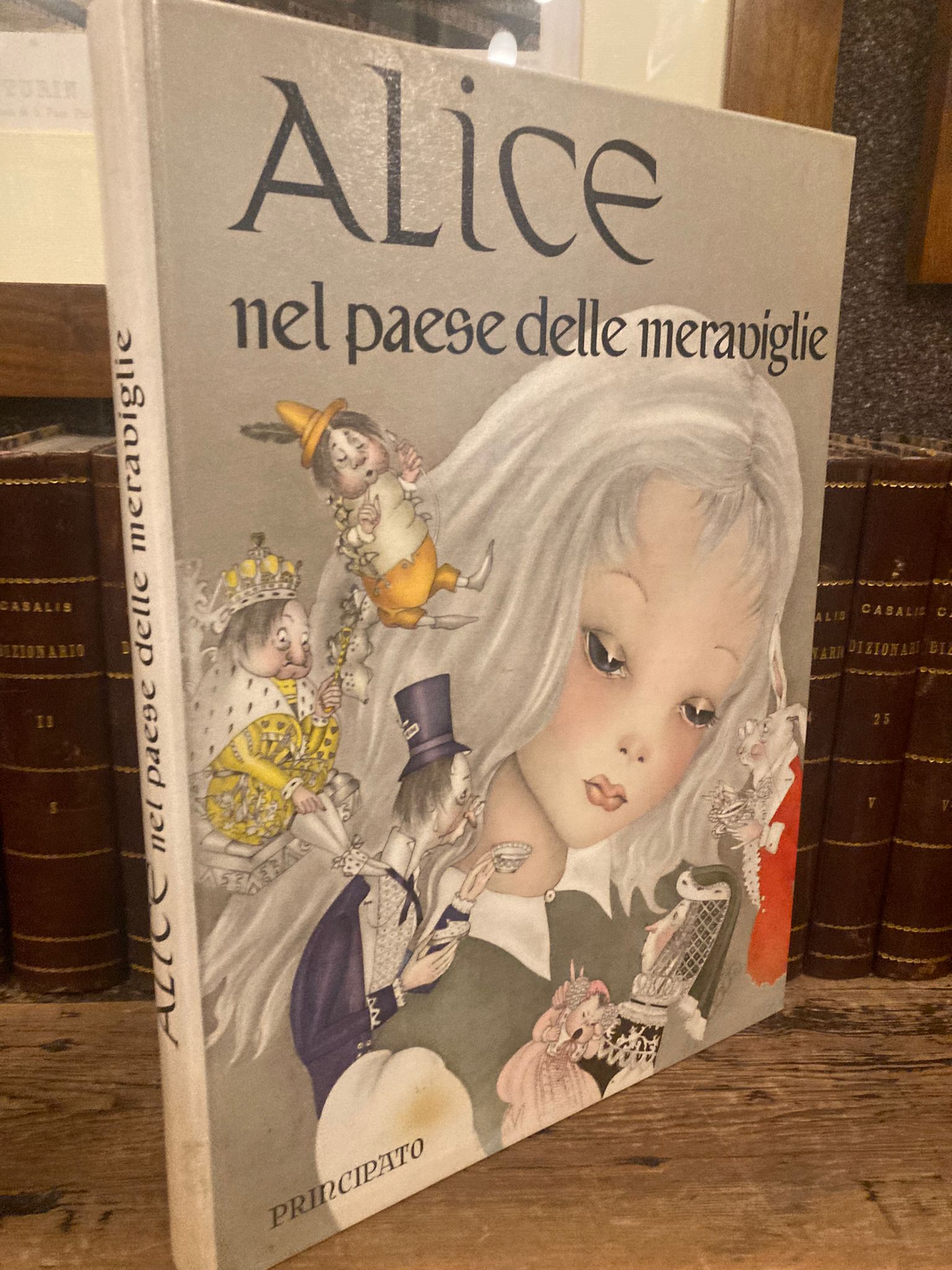 Alice nel paese delle meraviglie. Traduzione di Paolo Mino. Illustrazioni di A. Segur