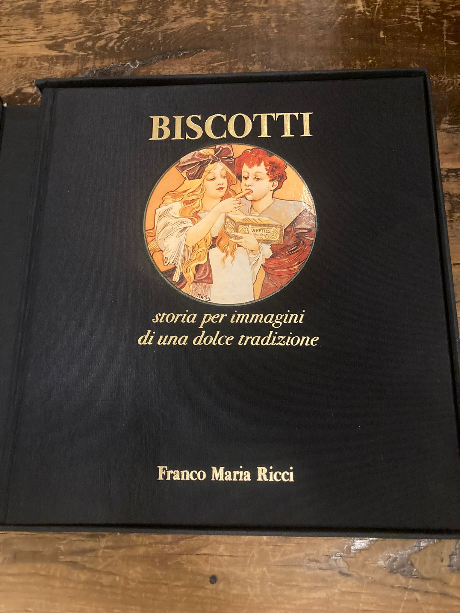 Biscotti. Storia per immagini di una dolce tradizione. Introduzione di …