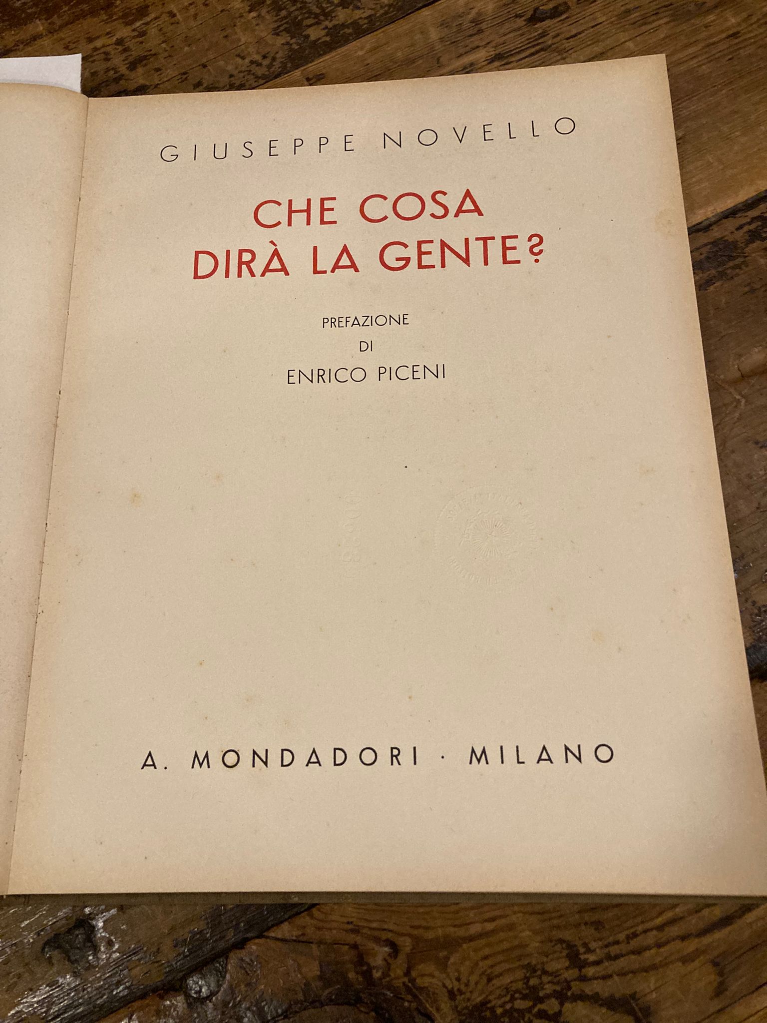 Che cosa dirà la gente ? Prefazione di Enrico Piceni
