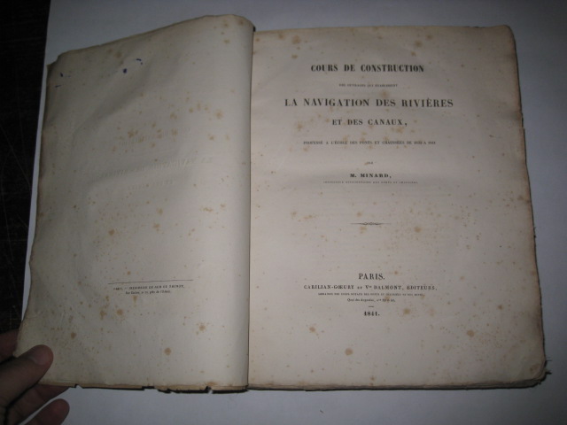 Cours de construction des ouvrages qui établissent la navigation des …