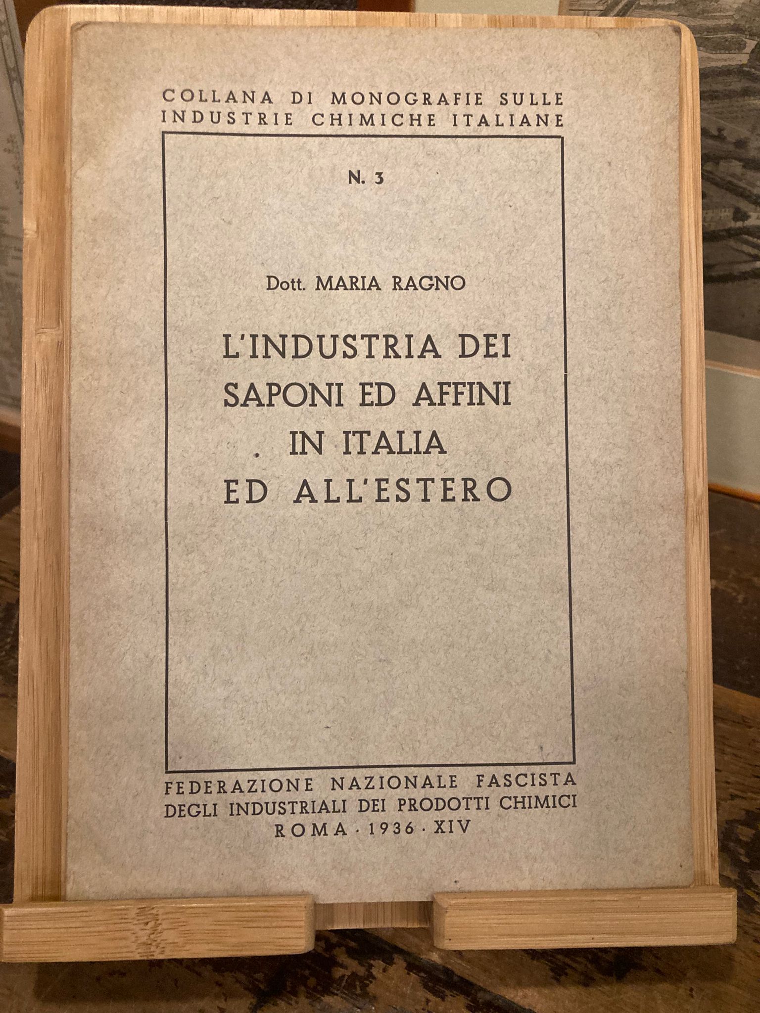 L' industria dei saponi ed affini in Italia ed all' …