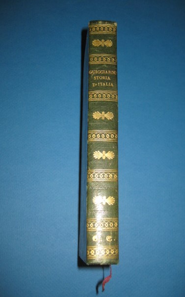 La Storia d'Italia di Francesco Guicciardini compendiata da Francesco Sansovino.