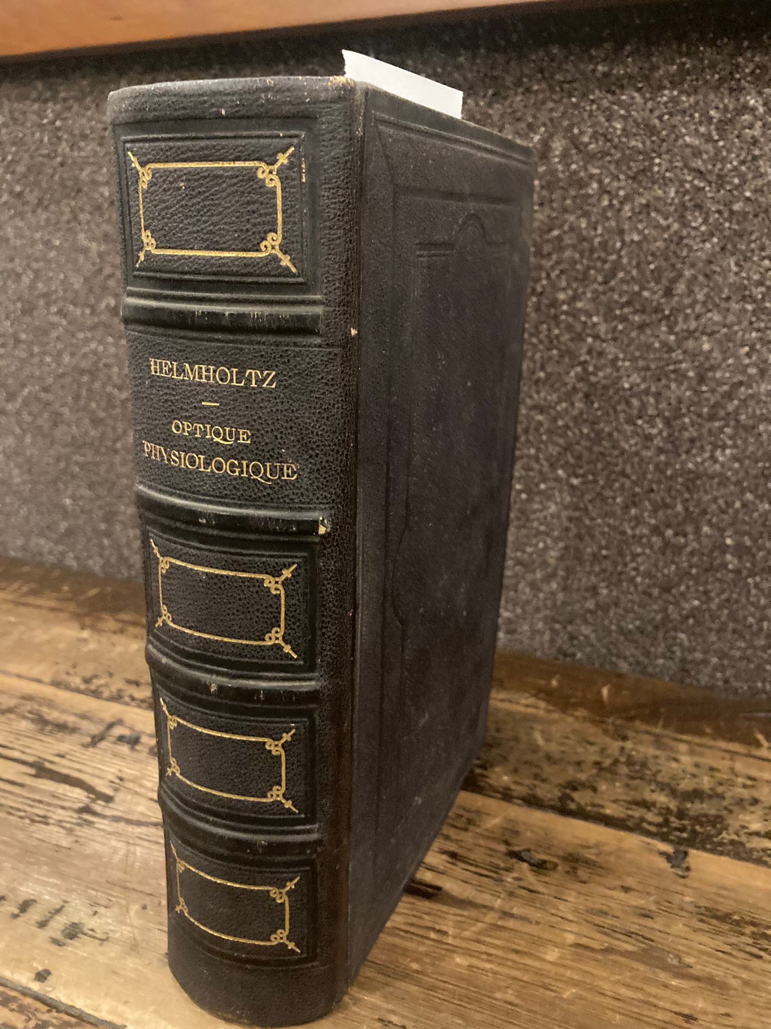 Optique Physiologique. Avec 213 figures dans le texte et un …