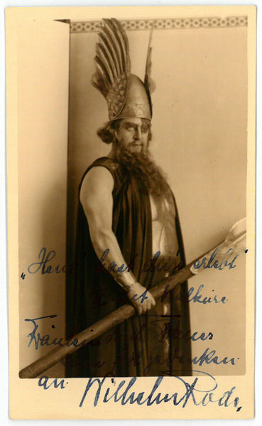 Portraitpostkarte mit eigenh. U.