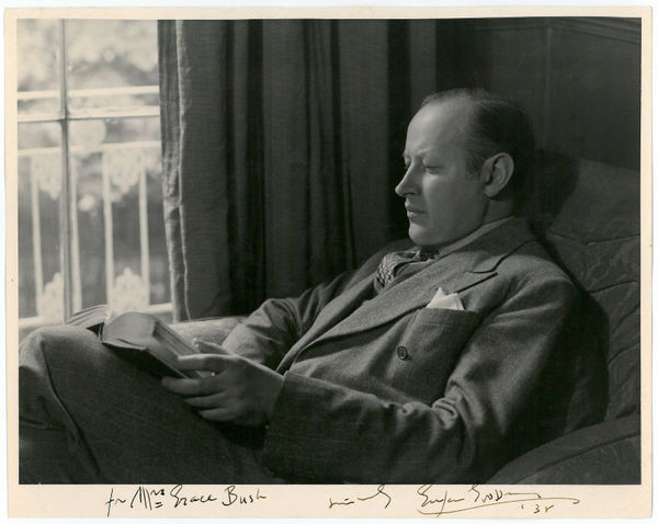 Portraitphotographie mit eigenh. Widmung und U.