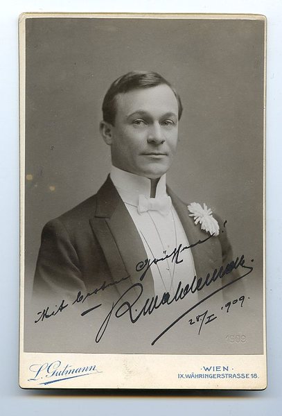 Kabinettphotographie mit eigenh. Widmung und U.