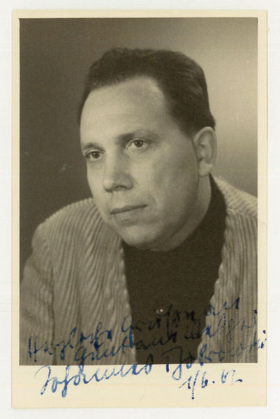 Portraitpostkarte mit eigenh. Widmung und U.