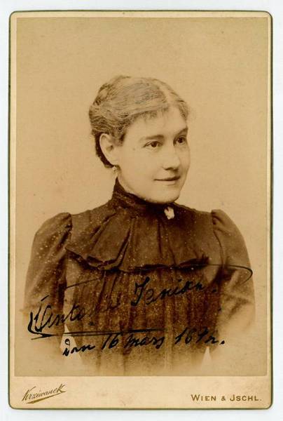 Portraitphotographie mit eigenh. Widmung und U.