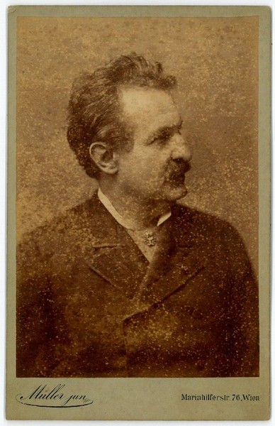 Kabinettphotographie mit eigenh. Widmung und U.