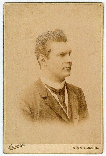 Kabinettphotographie mit eigenh. Widmung und U.