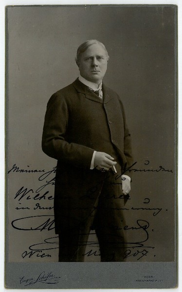 Kabinettphotographie mit eigenh. Widmung und U.
