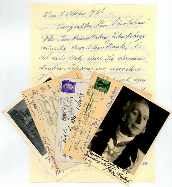 Eigenh. Brief und 6 eigenh. (Bild- bzw. Portrait-)Postkarten mit U.