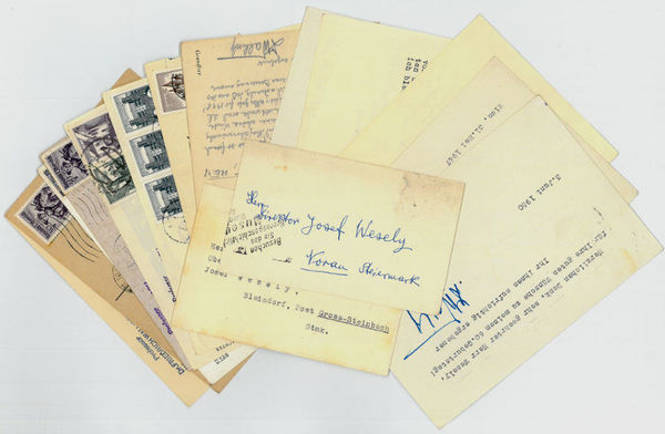 9 eigenh. und 4 ms. (Bild-)Postkarten mit eh. U. sowie …