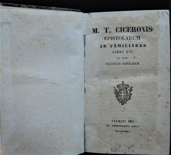 EPISTOLARUM AD FAMILIARES LIBRI XVI AD USUM REGIARUM SCHOLARUM.