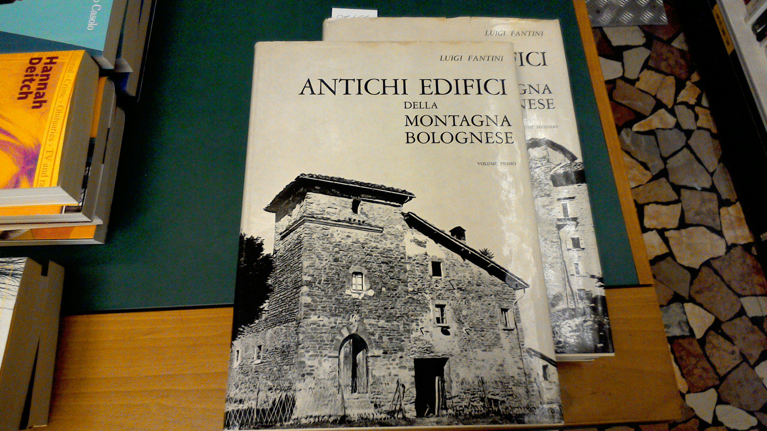 Antichi edifici della montagna bolognese ( 2 volumi )
