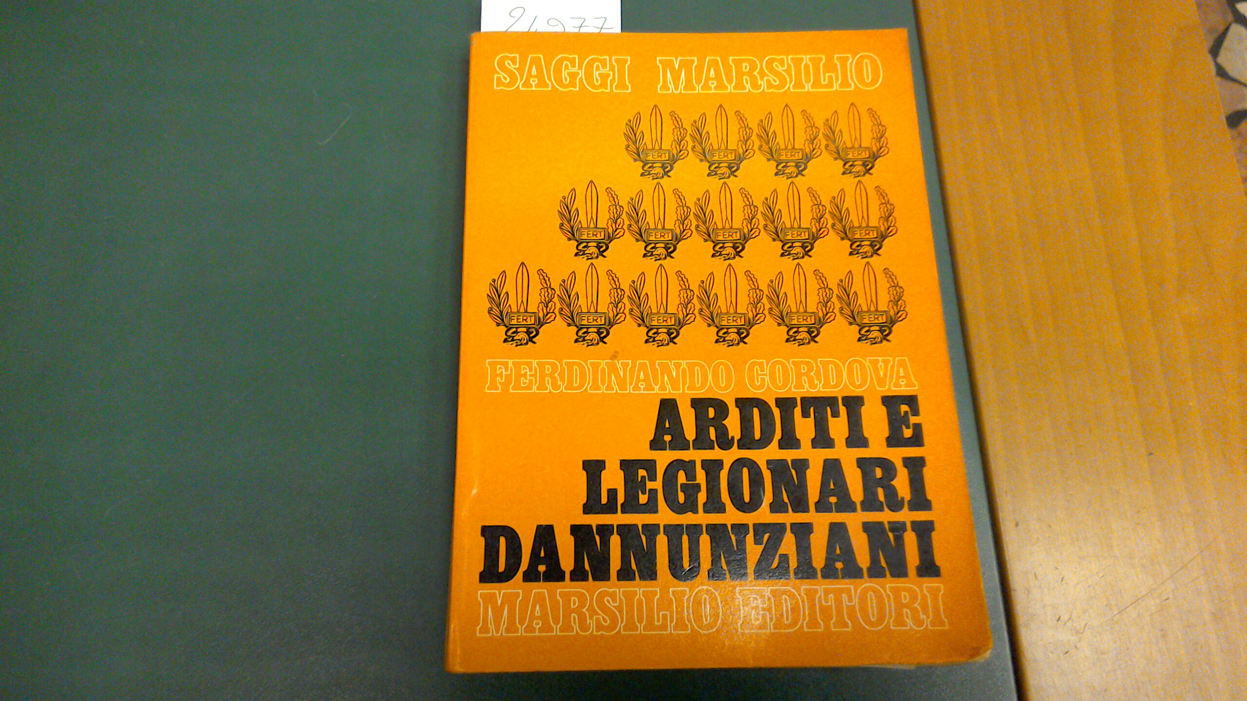 Arditi e legionari dannunziani