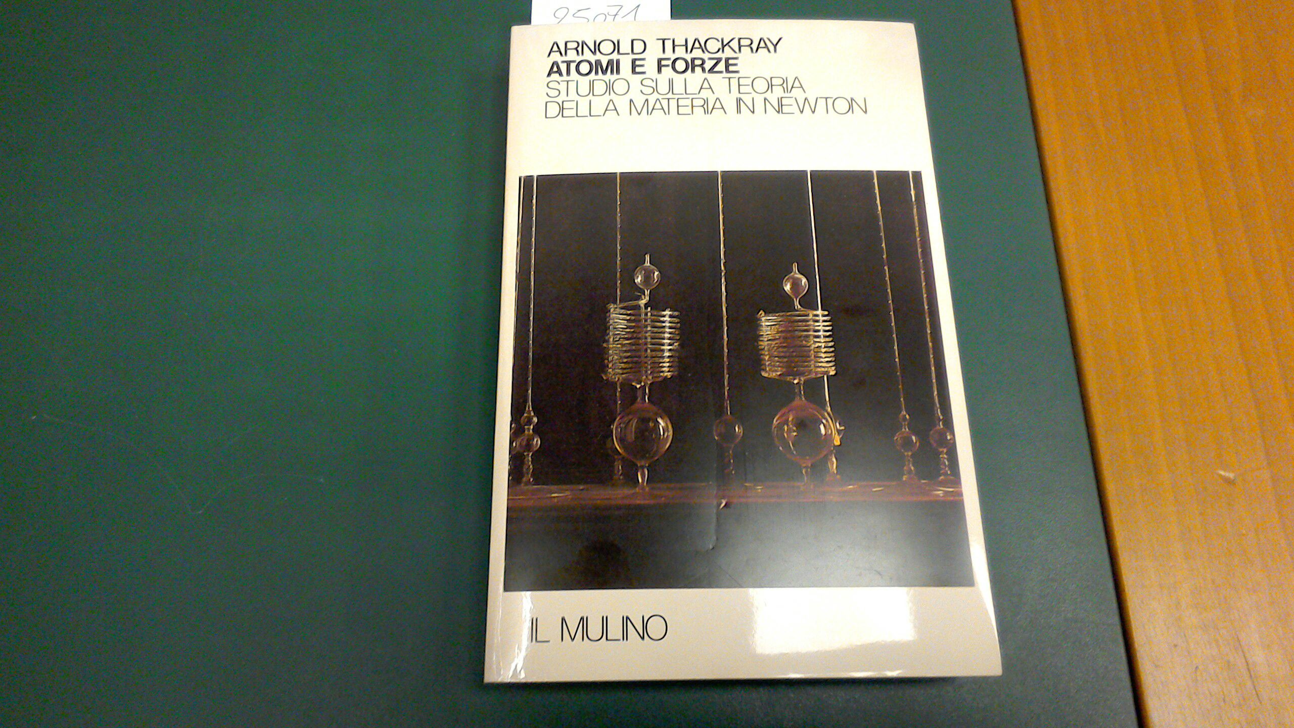 Atomi e forze - studio sulla teoria della materia di …