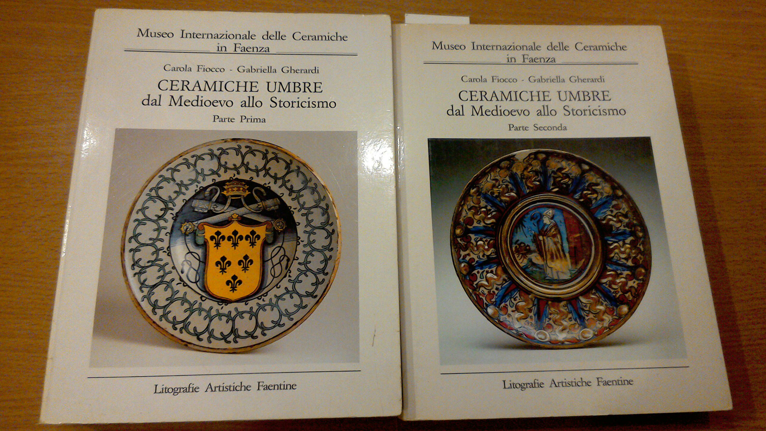 Ceramiche umbre dal Medioevo allo Storicismo ( 2 volumi )