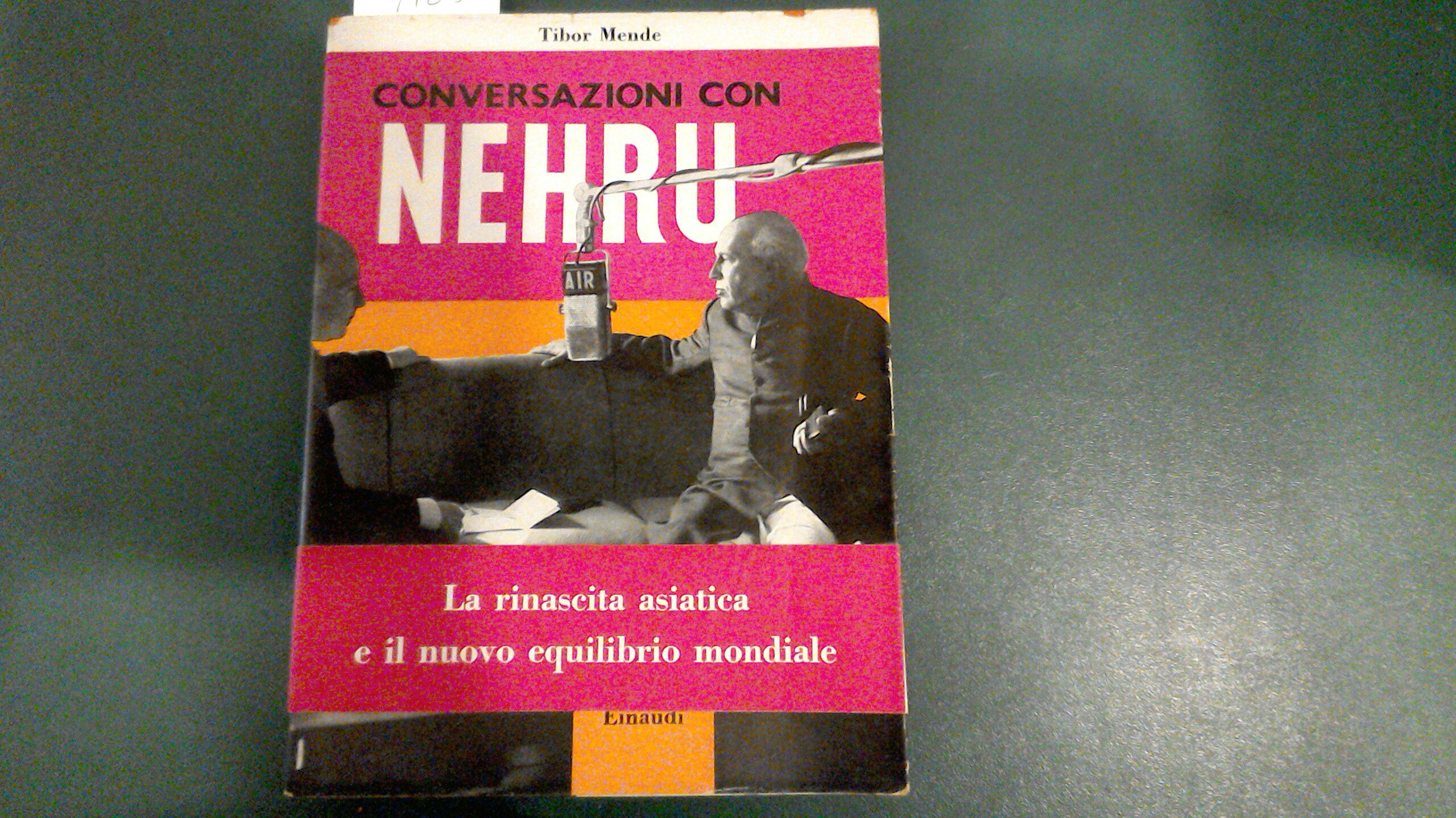 Conversazioni con Nehru