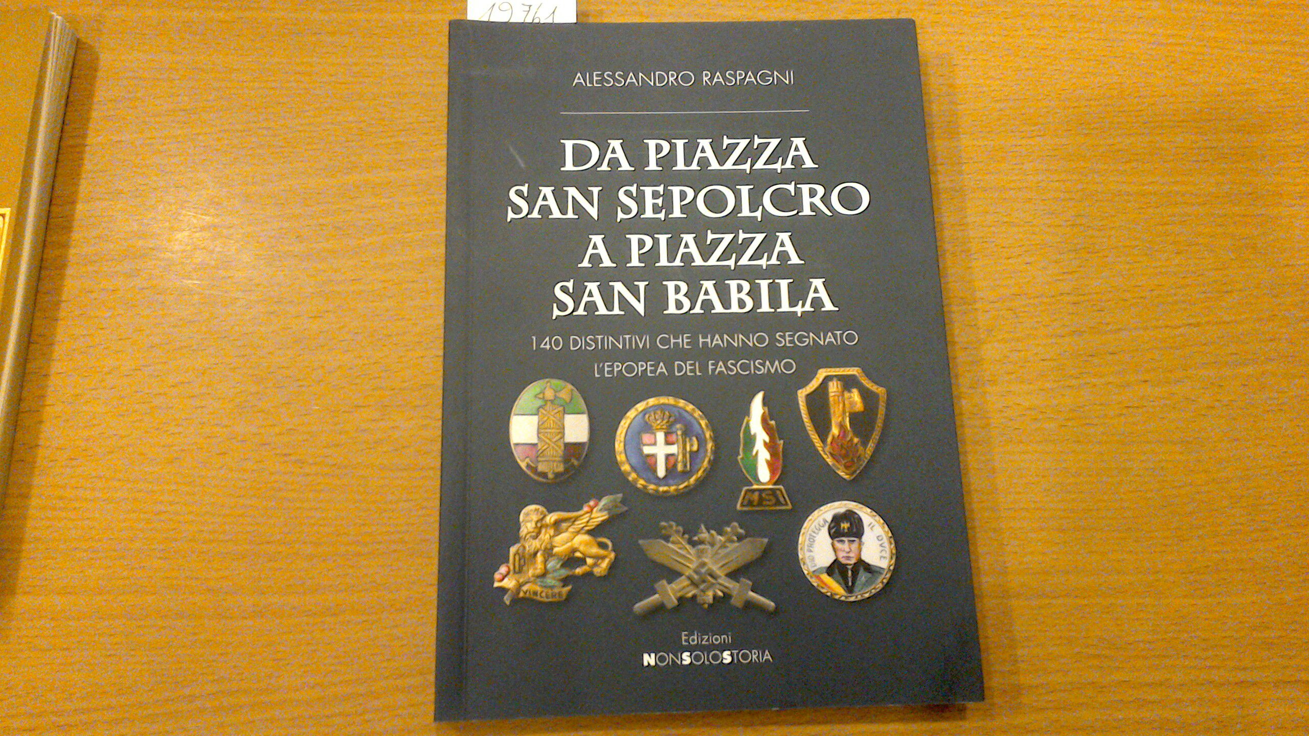 Da Piazza San Sepolcro a Piazza San Babila - 140 …