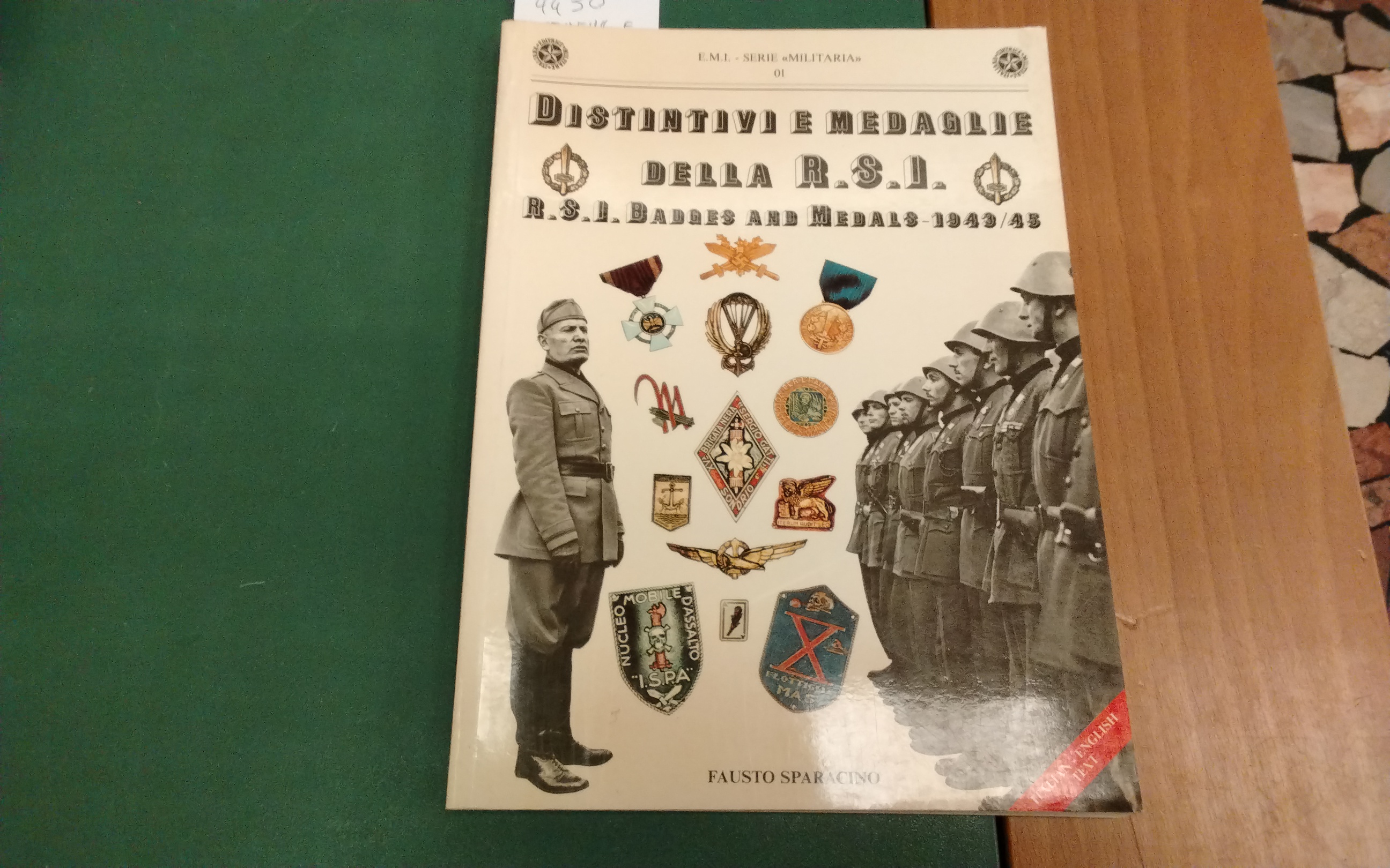 Distintivi e medaglie della R.S.I. - R.S.I. badges and Medals