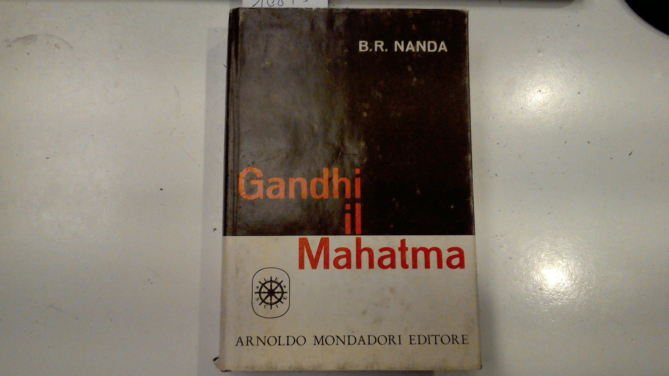 Gandhi il Mahatma