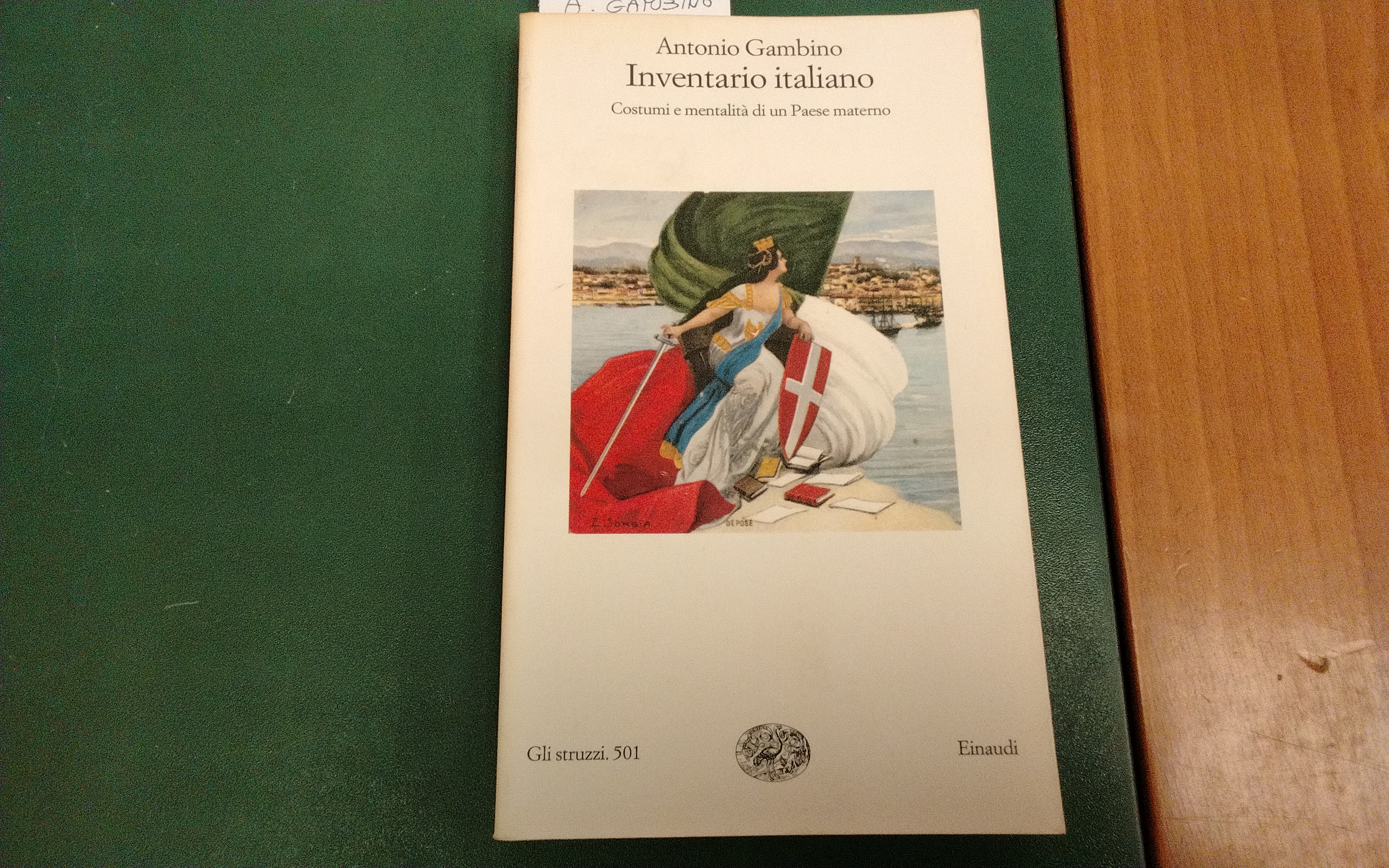 Inventario italiano - costumi e mentalità di un Paese materno