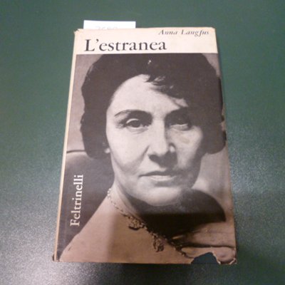 L'estranea