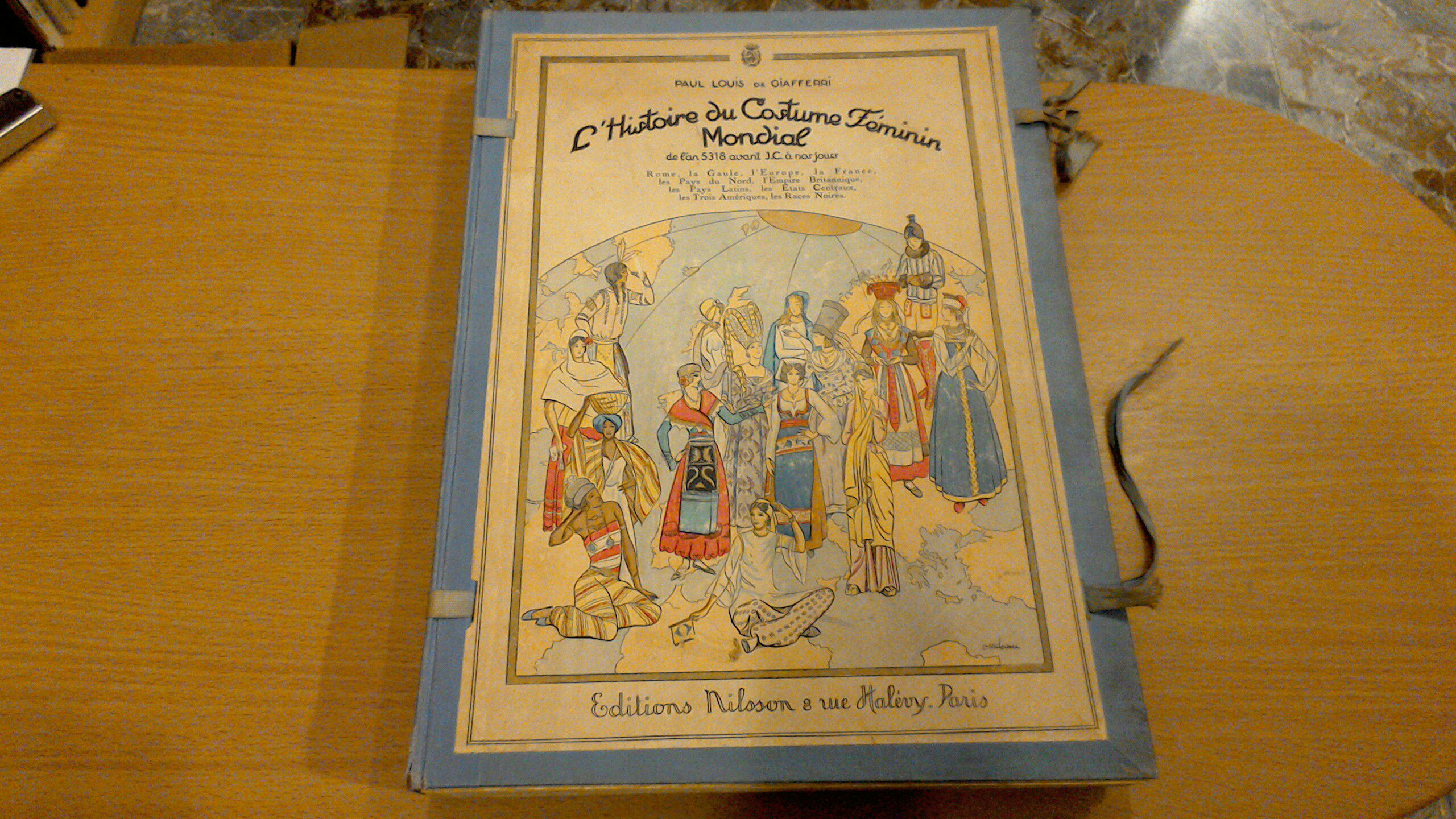 L'Histoire du Costume Féminin Mondial de l'an 5318 avant J.C. …