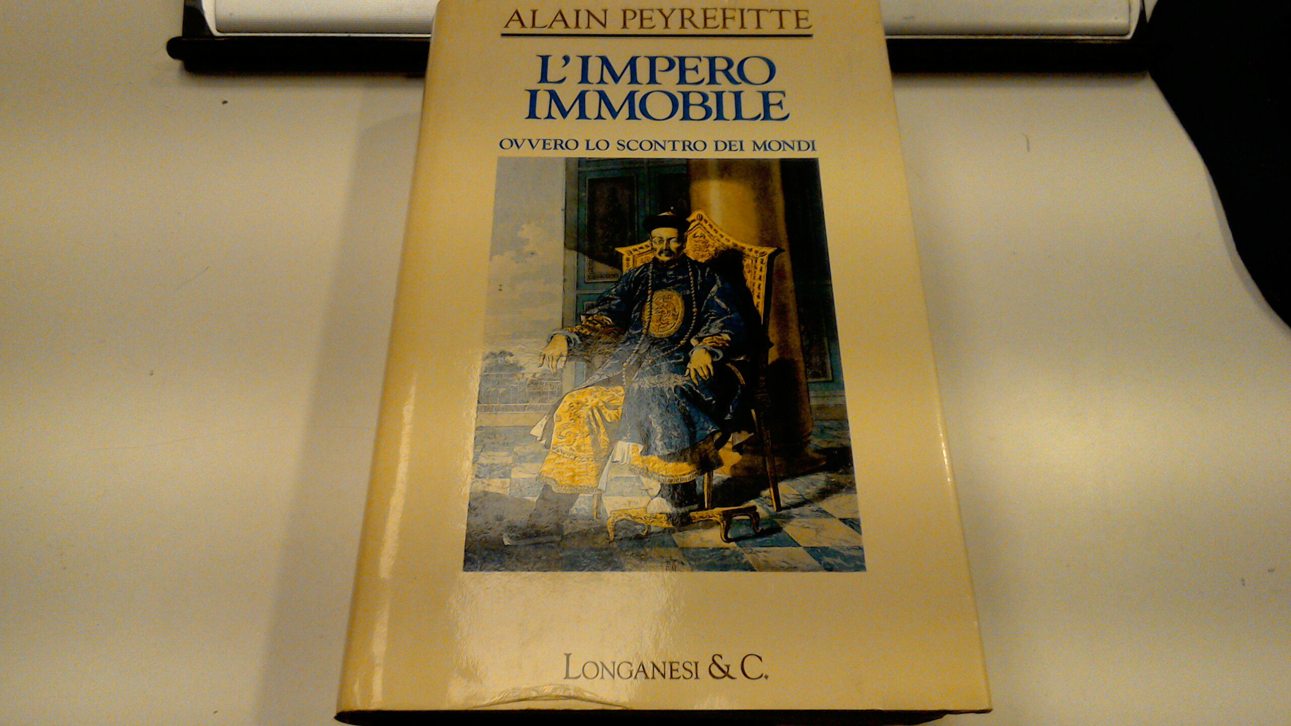 L'impero immobile - ovvero lo scontro dei mondi