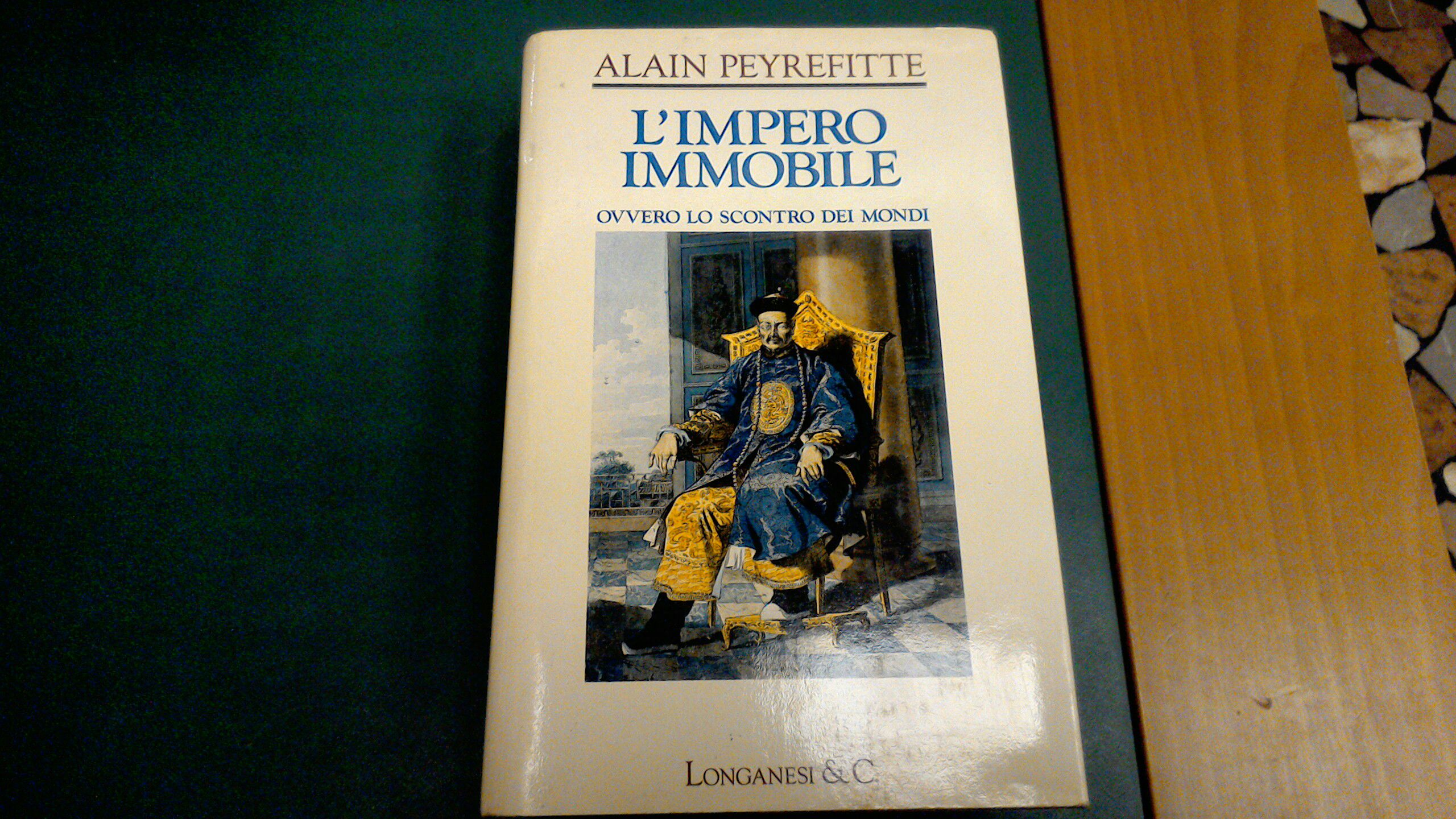 L'impero immobile - ovvero lo scontro dei mondi