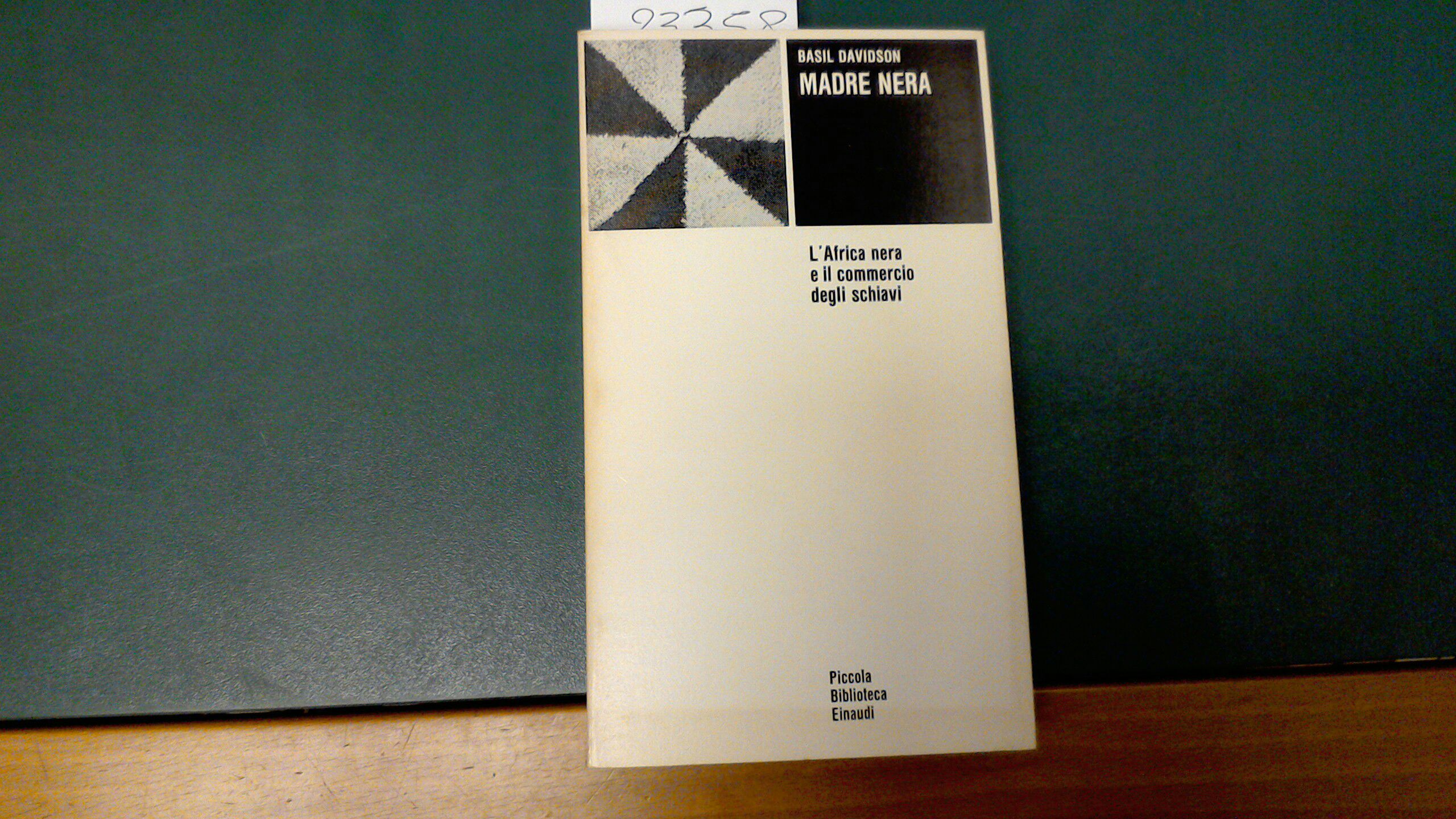 Madre nera - l'Africa nera e il commercio degli schiavi