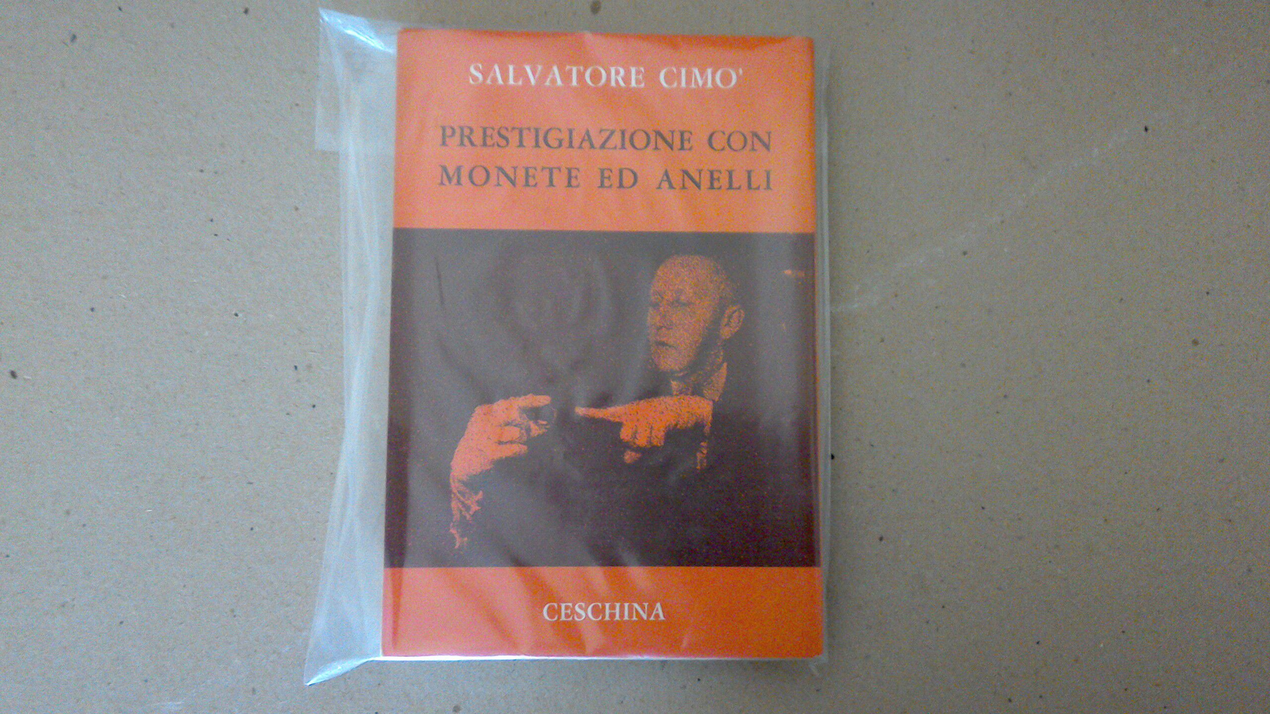 Prestigiazione con monete ed anelli