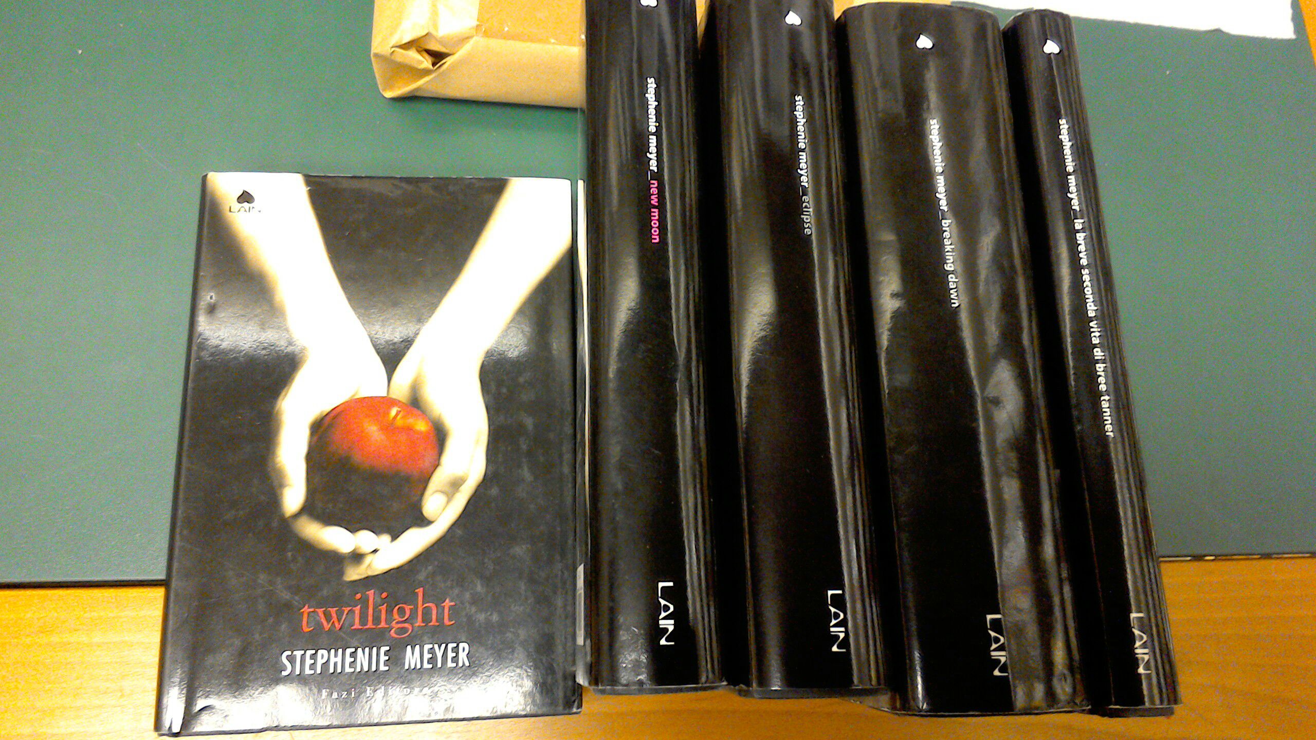 Twilight saga ( 5 volumi )