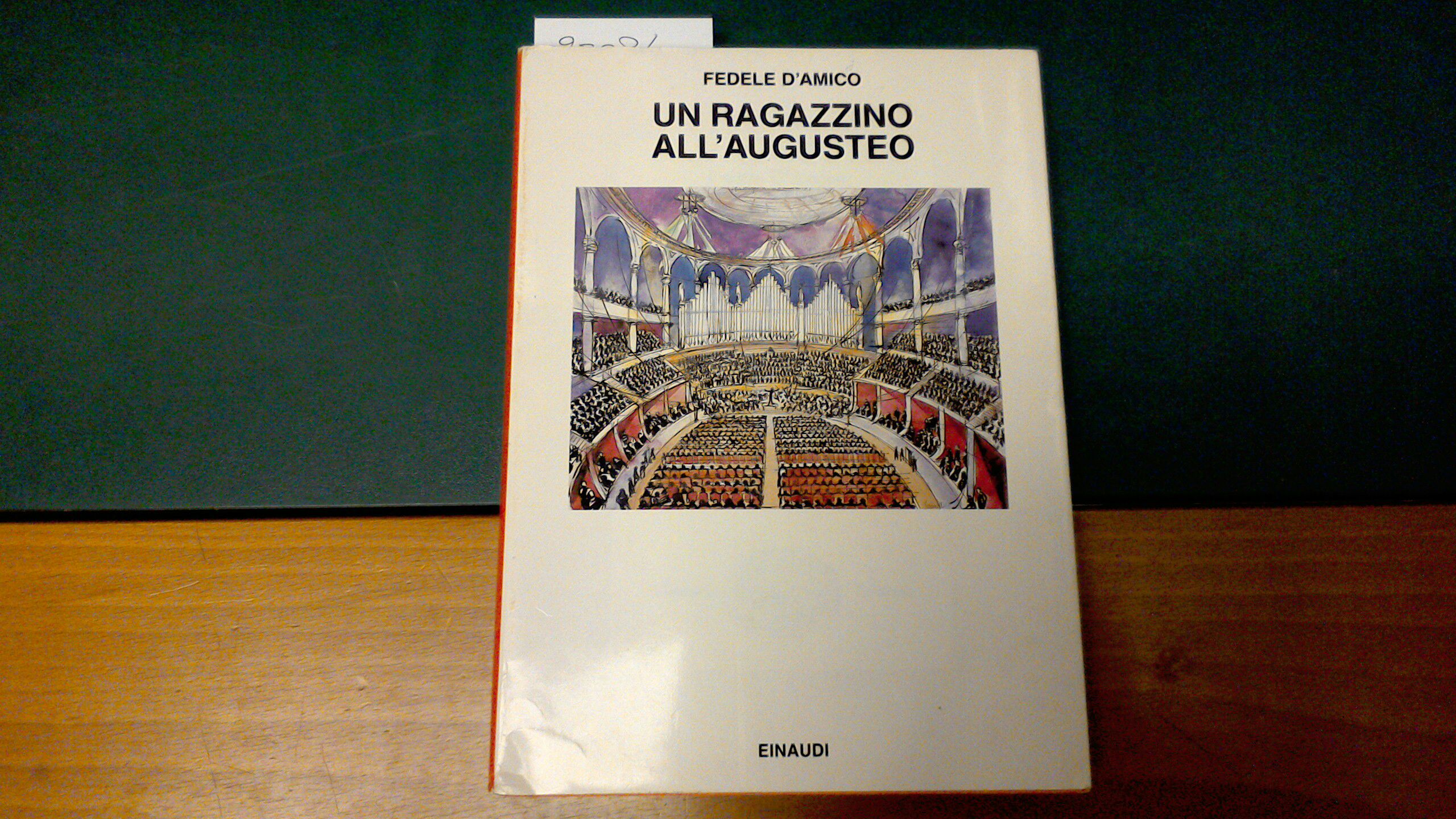 Un ragazzino all'Augusteo