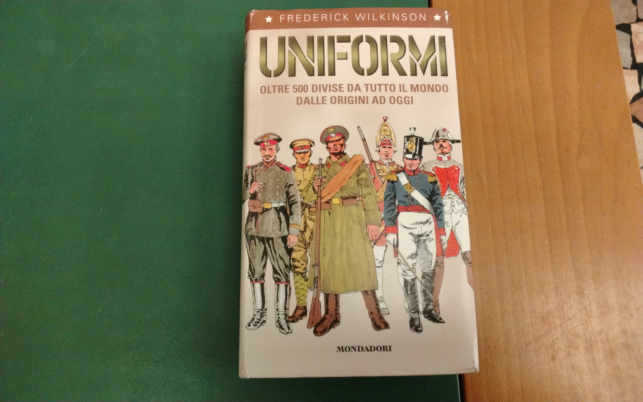 Uniformi - oltre 500 divise da tutto il mondo dalle …