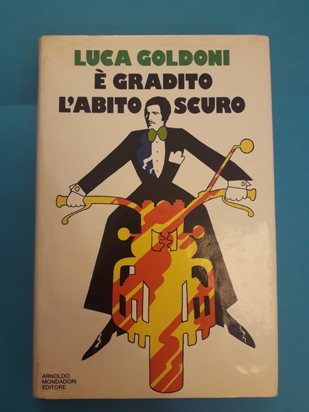 E GRADITO L'ABITO SCURO