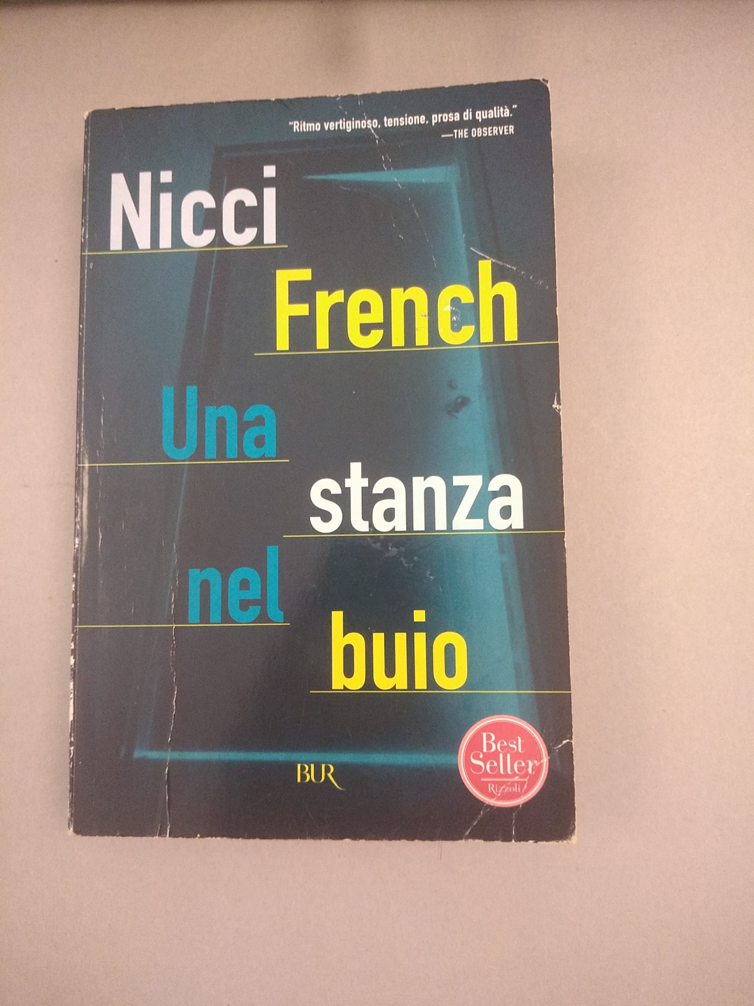 UNA STANZA NEL BUIO