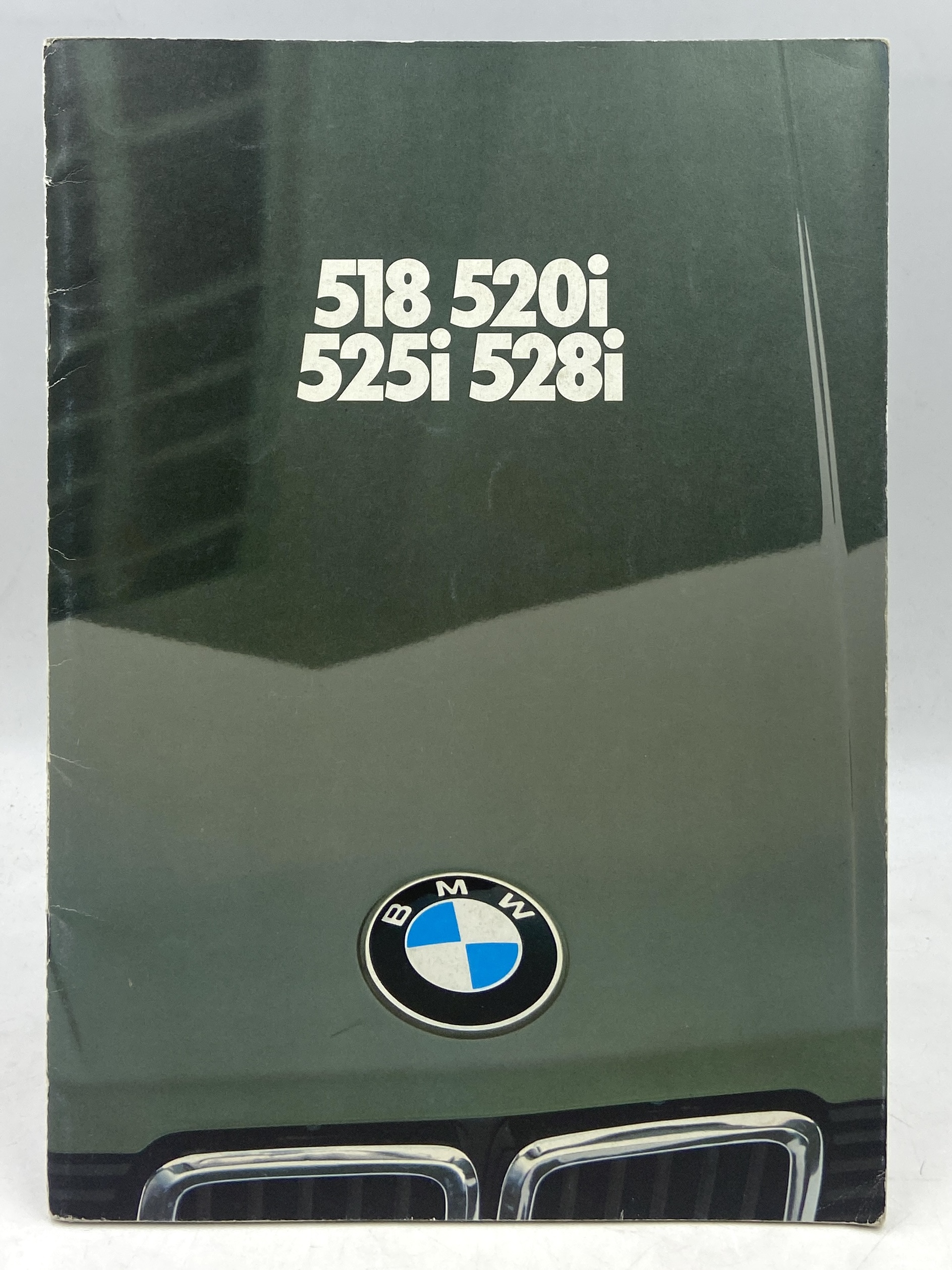 518 520i 525i 528i. Brochure pubblicitaria BMW.